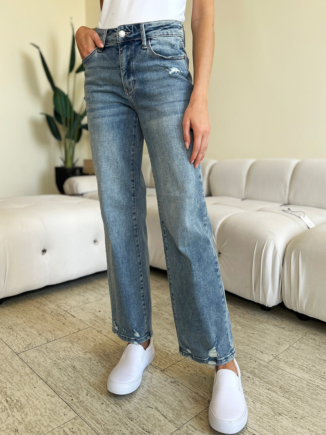 Judy Blue Mid Rise Distressed Straight Jeans